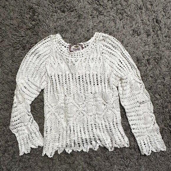 NWT Tiara 90s White Crochet Sweater Sjze M - Picture 1 of 6
